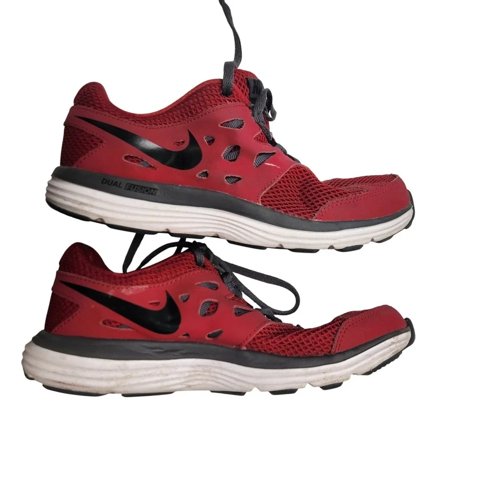 Nike Dual Fusion Red Running Shoes Sneakers‎ Kids Size 4Y